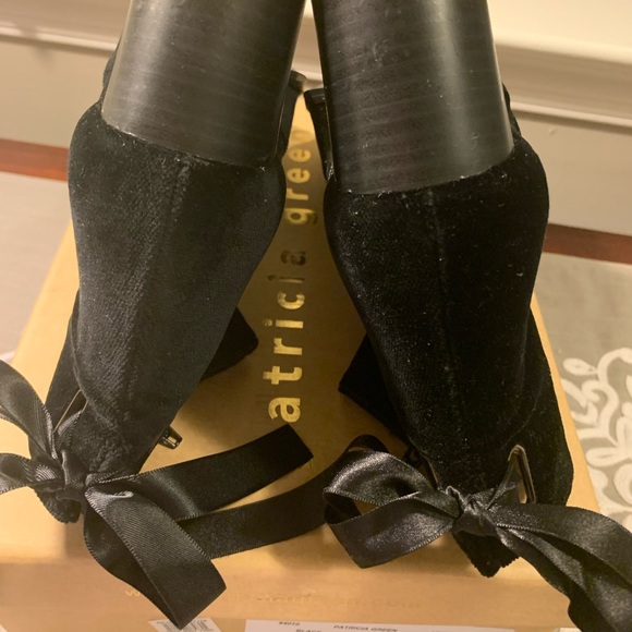 Patricia Green - Black Velvet booties - Picture 7 of 9